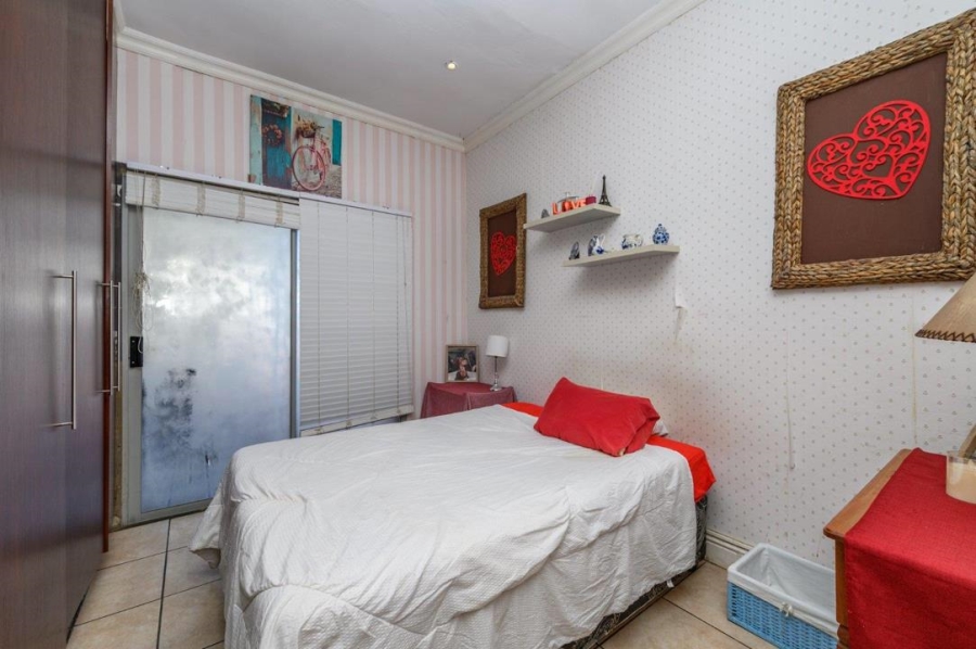 5 Bedroom Property for Sale in Van Riebeeck Hoogte Eastern Cape